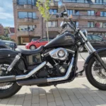 Harley Davidson, Street Bob 96ci - 2013 noir mat, côté droit. Occasion Gianni Moto