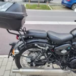Détail bagagerie : Benelli Imperiale 400 d'occasion entièrement équipée avec top case spacieux.