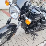 Benelli Imperiale 400 d'occasion équipée d'un pare-brise fumé, prête pour la route chez Gianni Moto.